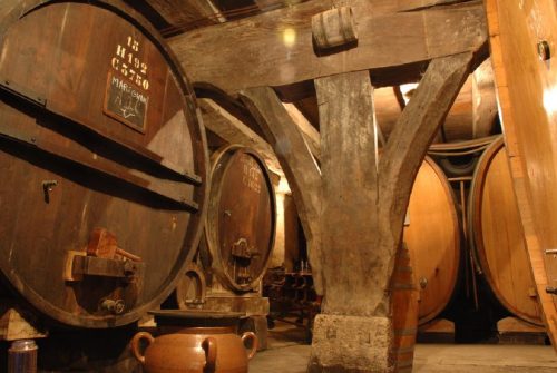 Mittelalterlicher Weinkeller von Schloss La Tour de Marignan